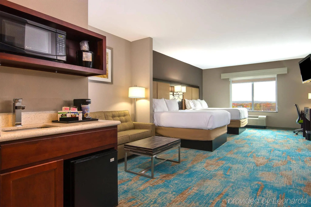 Holiday Inn Express & Suites Norwood-Boston Area by IHG