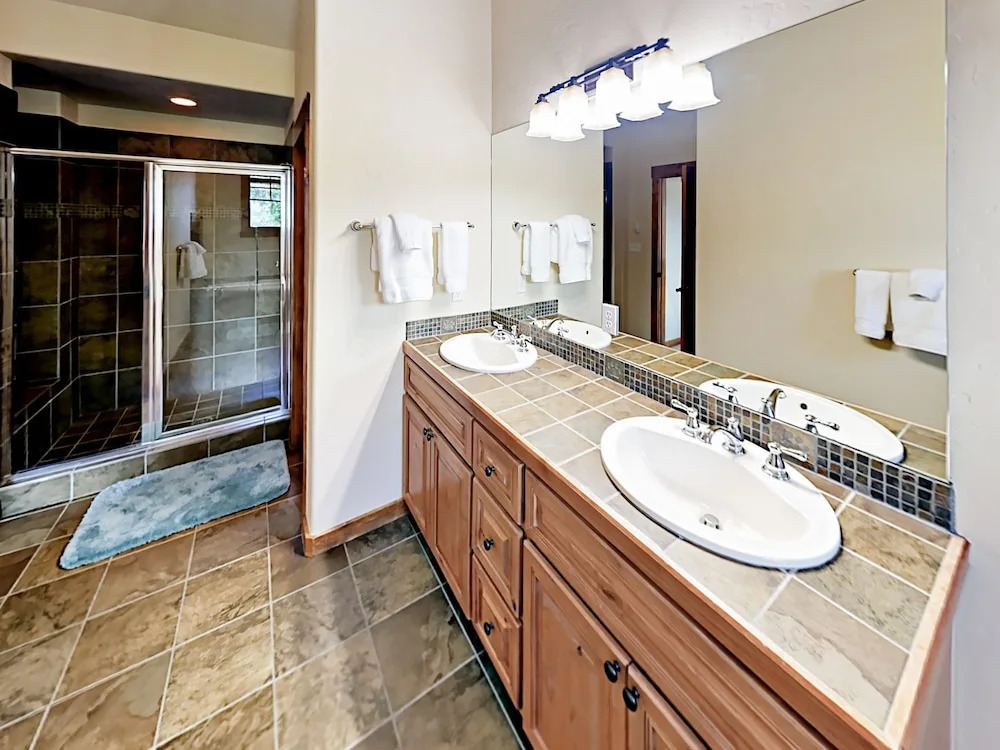965 Bear Trail Townhouse 3 Bedrooms 3.5 Bathrooms Townhouse