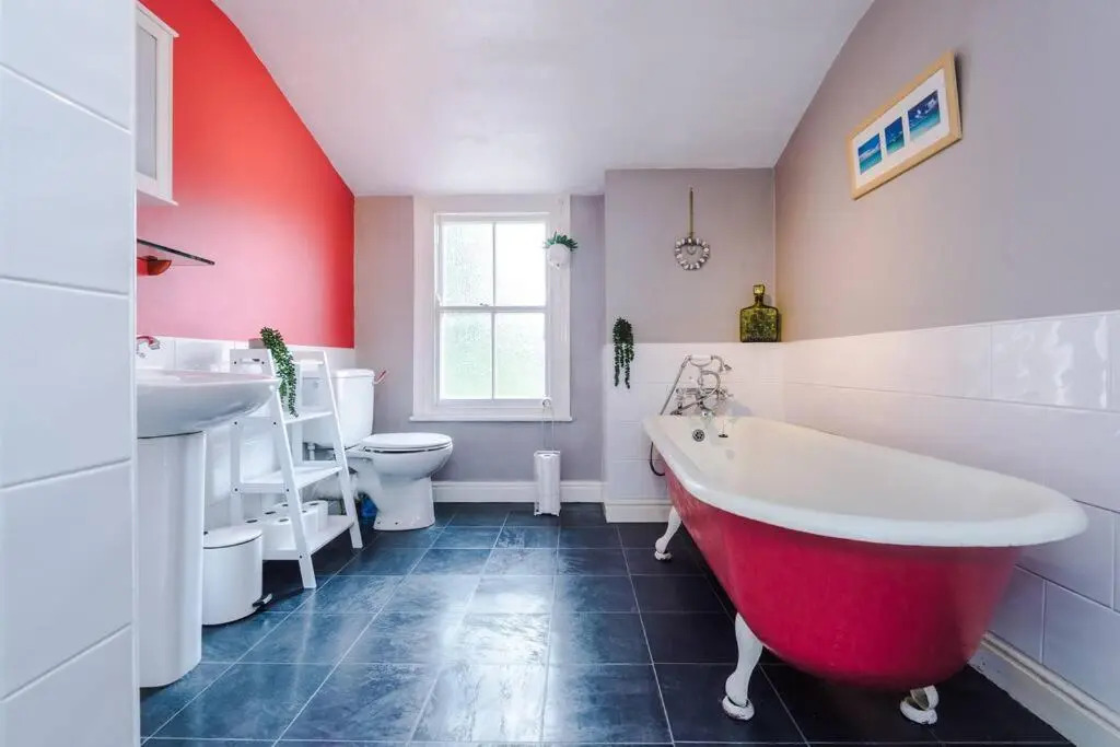 Fresh, new, stylish Chester Town House to sleep 6