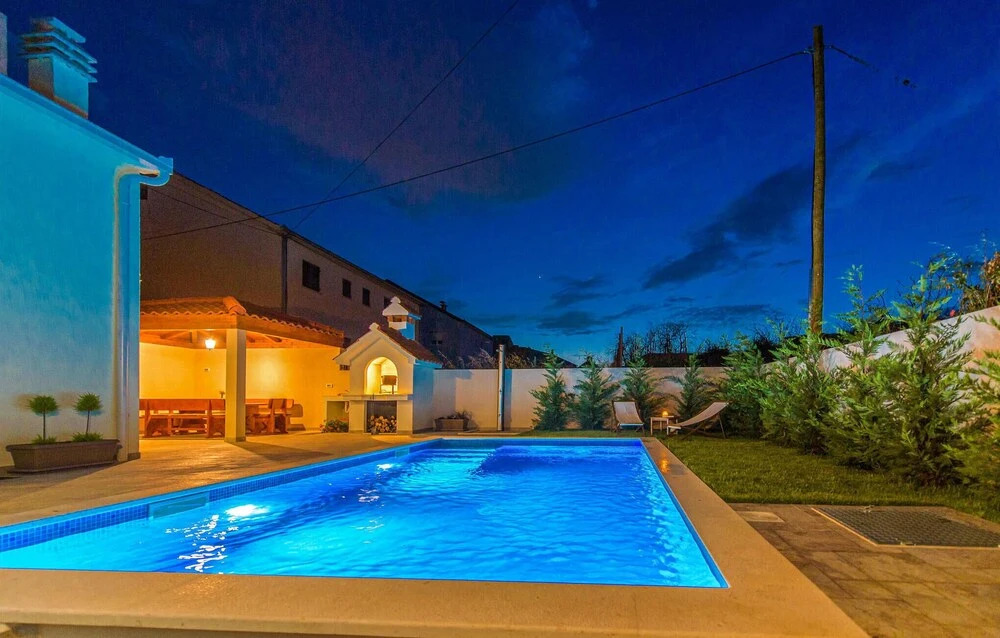 Beautiful Home in Mravince With Outdoor Swimming Pool, Wifi and 3 Bedrooms