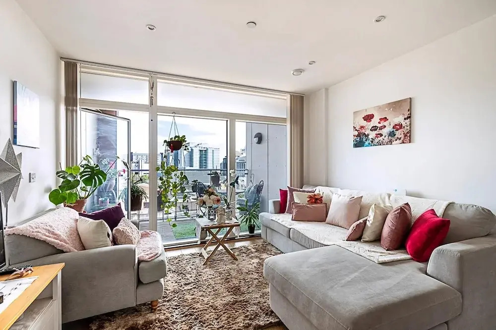 Stylish Canary Wharf Retreat For 2
