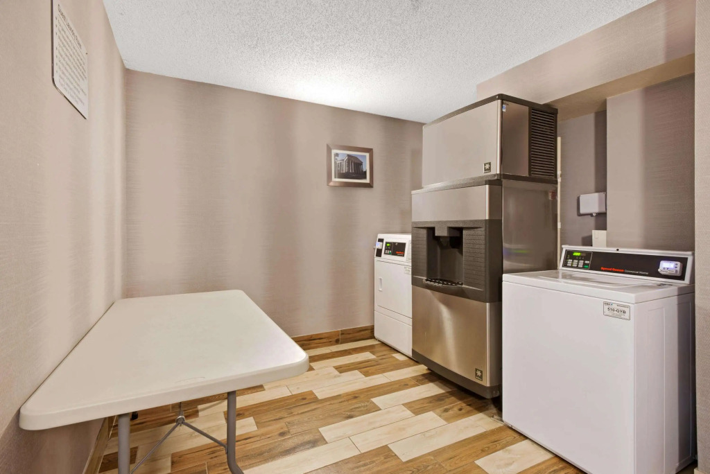 La Quinta Inn & Suites by Wyndham DC Metro Capital Beltway