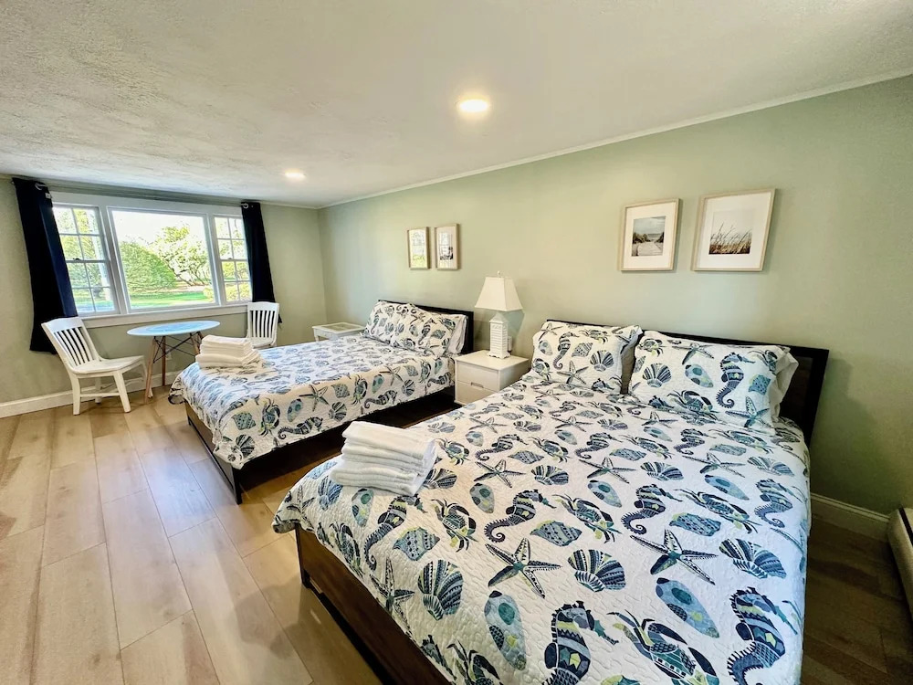 Sandy Neck Motel