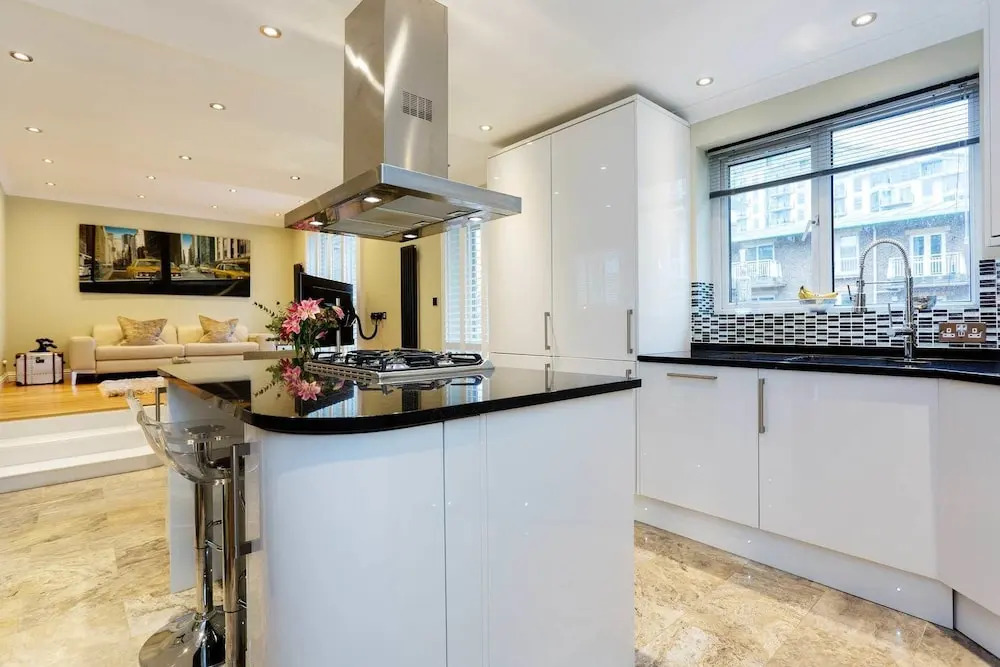 Veeve - Riverside Pad