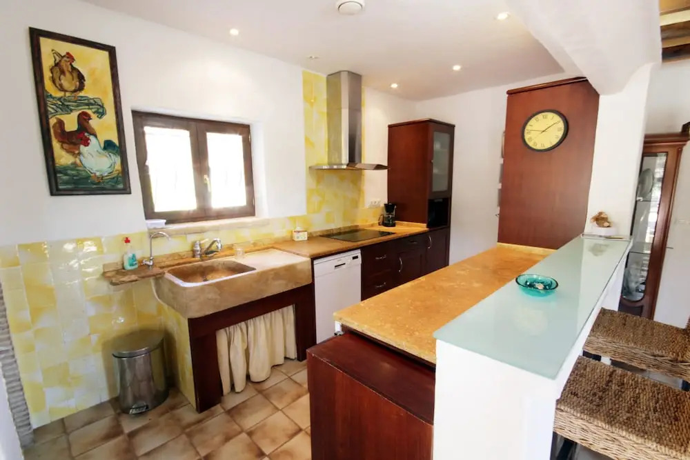 Private & Luxurious Villa With Pool - Lots of Space & Short Walk to the Sea