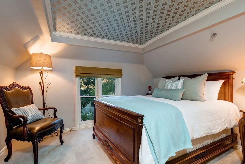 Abode at Heirloom House