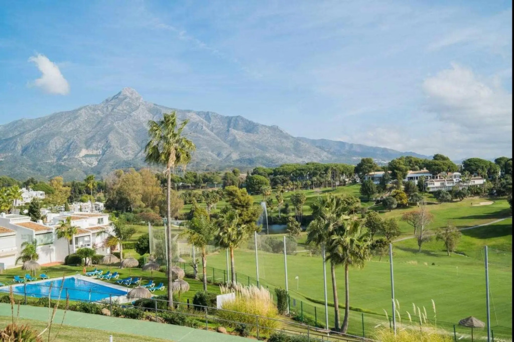 Azahara 1 3A Casa Concha great location and nice view located in the popular Aloha