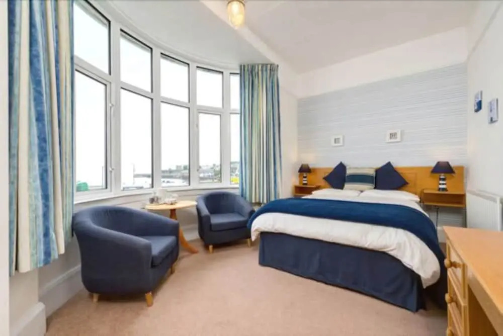 Marine Hotel