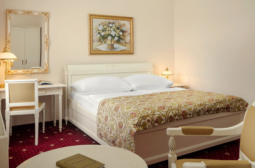 Alqush Downtown Hotel