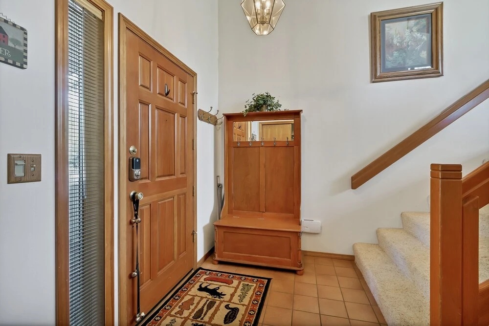 8 Crag Home with Private Indoor Hot Tub, Bike is Provided for Outdoor Activities by RedAwning