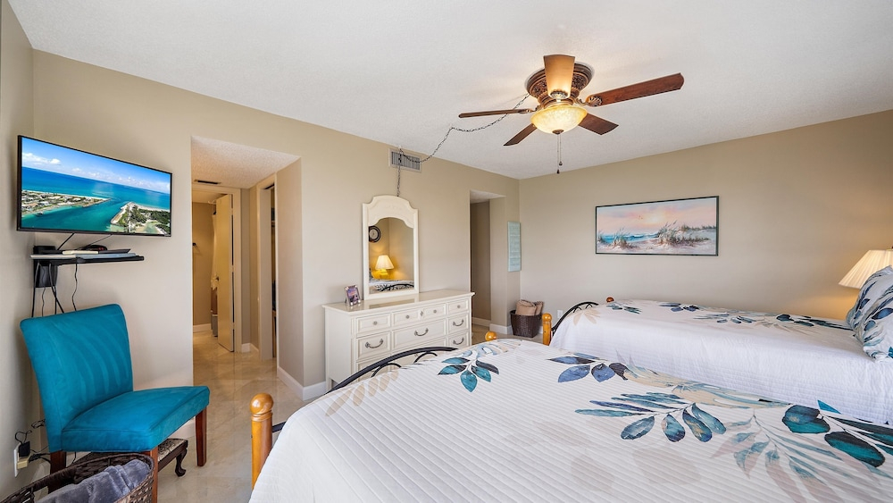 Siesta Pearl 2 Bedroom Condo