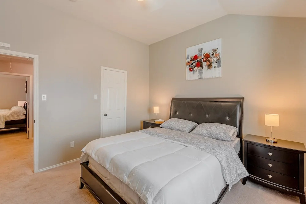 Family Friendly Spacious Home with Backyard Pool by Redawning