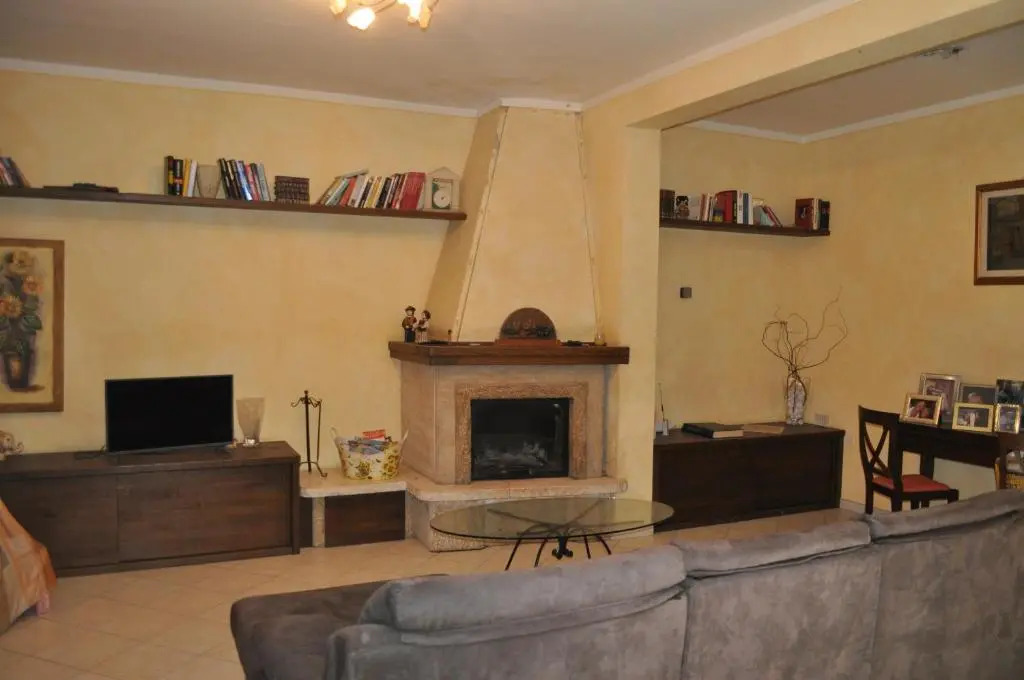 Antonia House