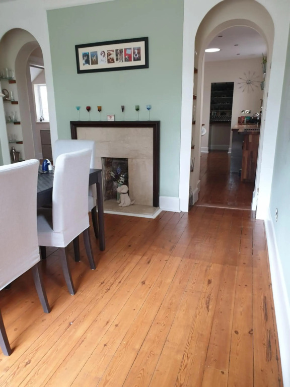 Little Robin Gate - Free Parking & Wifi - Central - 10 min Walk to Train Station - Ensuite Rooms