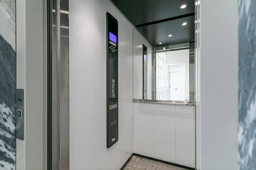 Amazing Apartment With Balconies in City Center Plaza de Espa a III