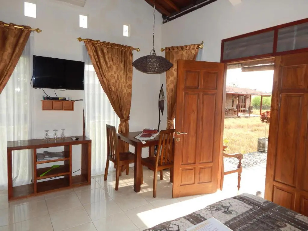 Alamanda Villas, Family Villas, Pool & Local Tours