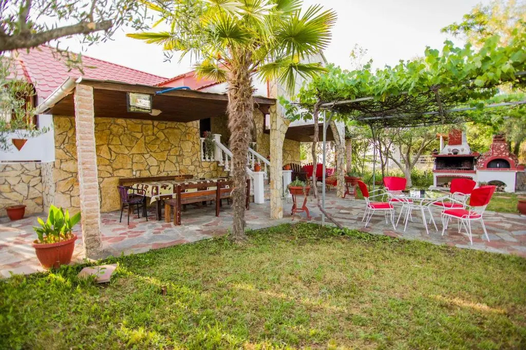 villa Touzla