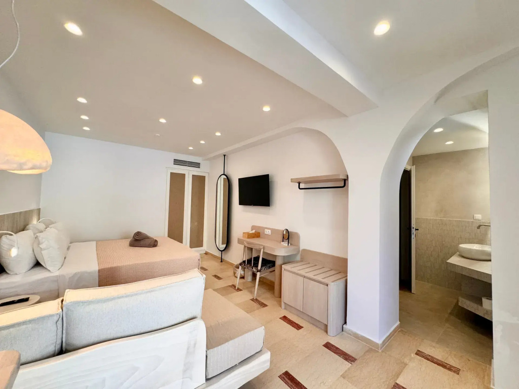 NŪSA suites & villas