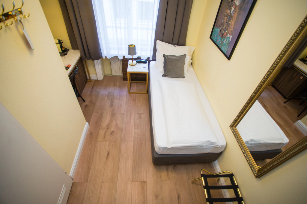 City Pension Stephansplatz I Self Check In I AC in all rooms