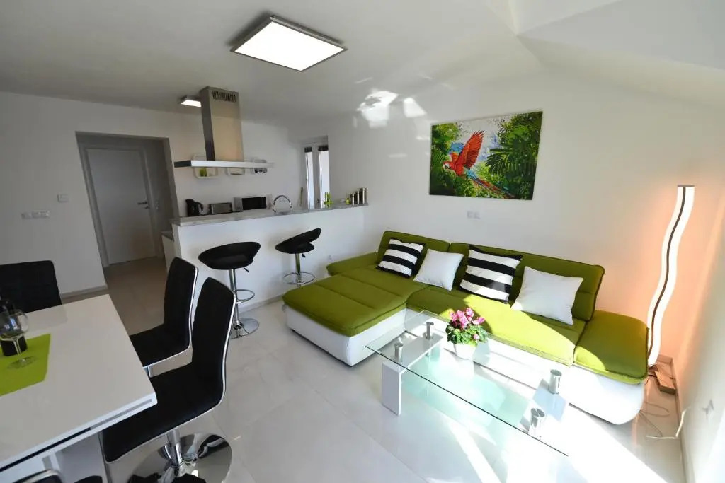 Apartments Petrovac