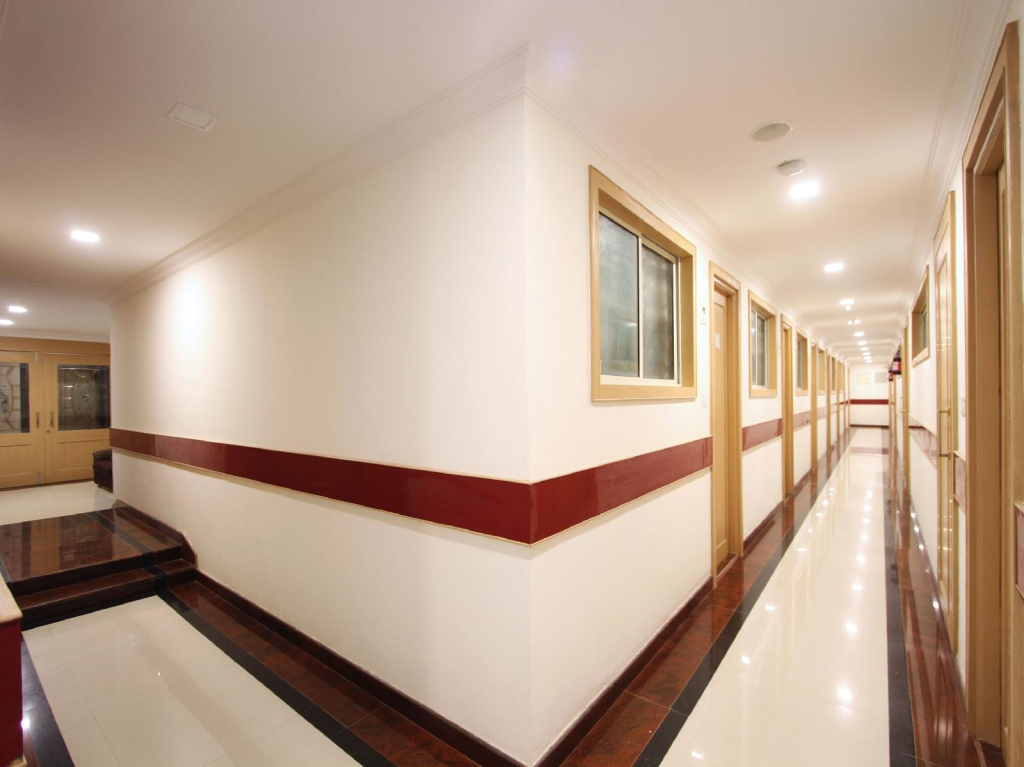 OYO  Capital O 4645 Span Suites