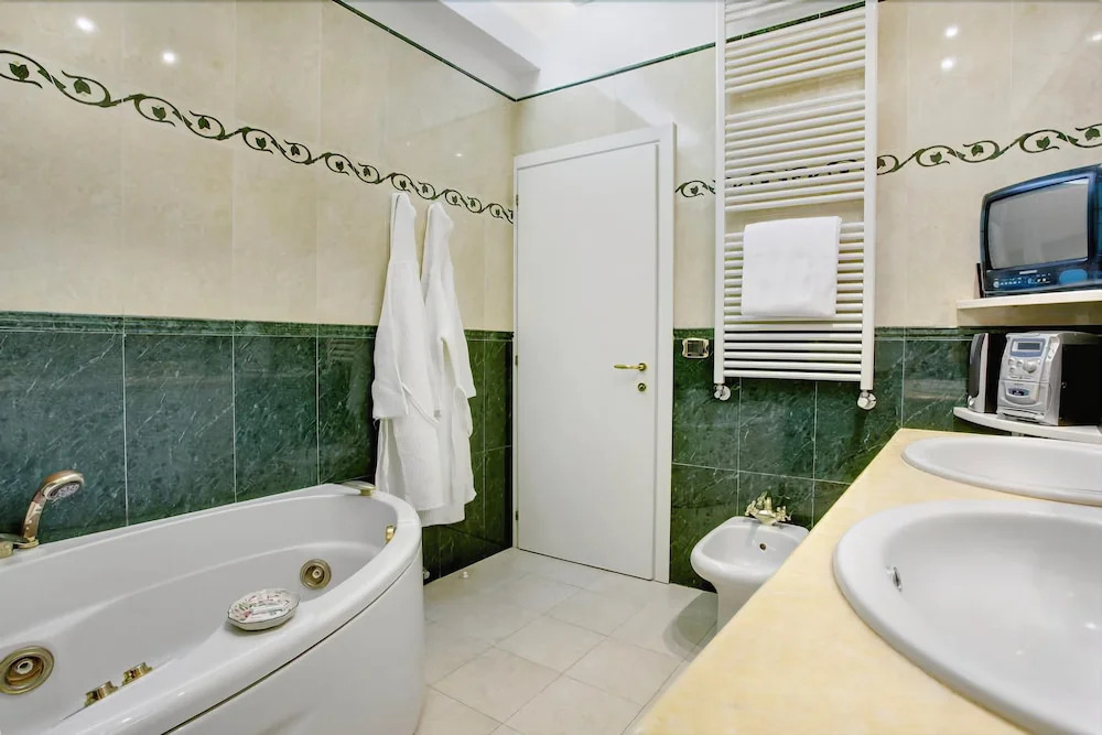 Regina Elena Apartment