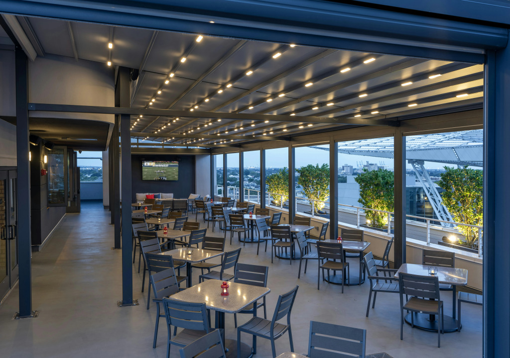 The Higgins Hotel New Orleans, Curio Collection by Hilton