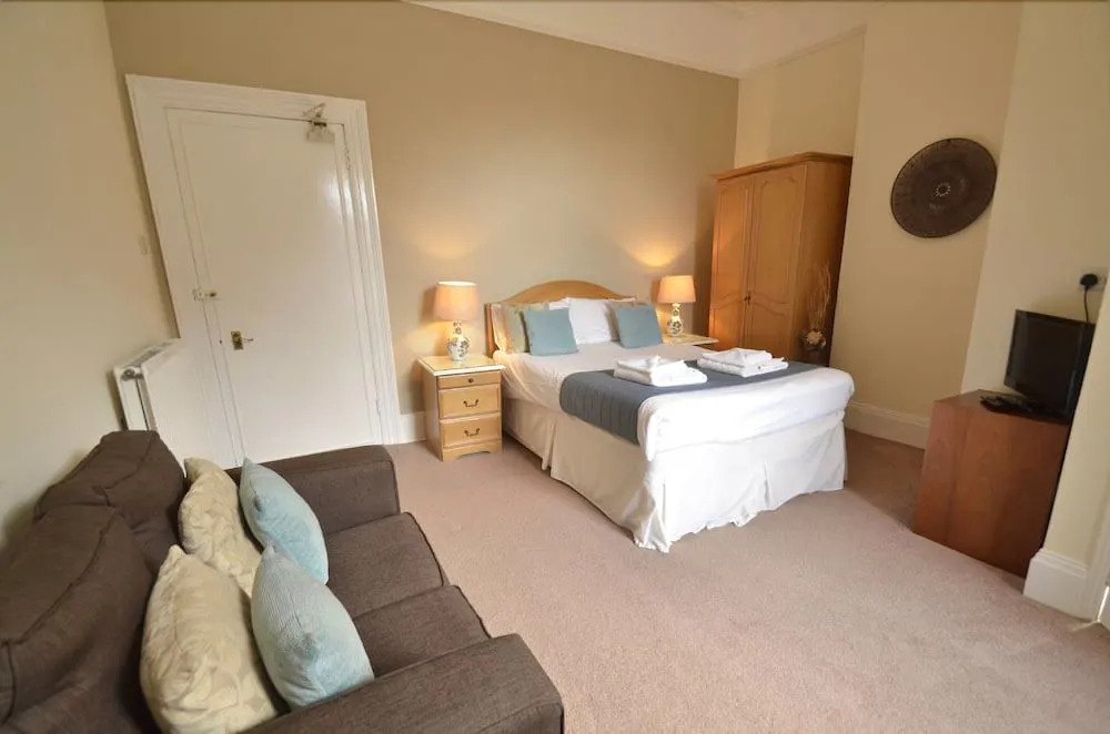 Eversley Hotel