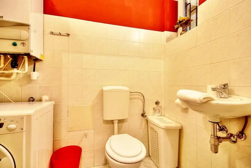 Vibrant 3 Bedroom Apartment In The Pulsing Heart Of Budapest