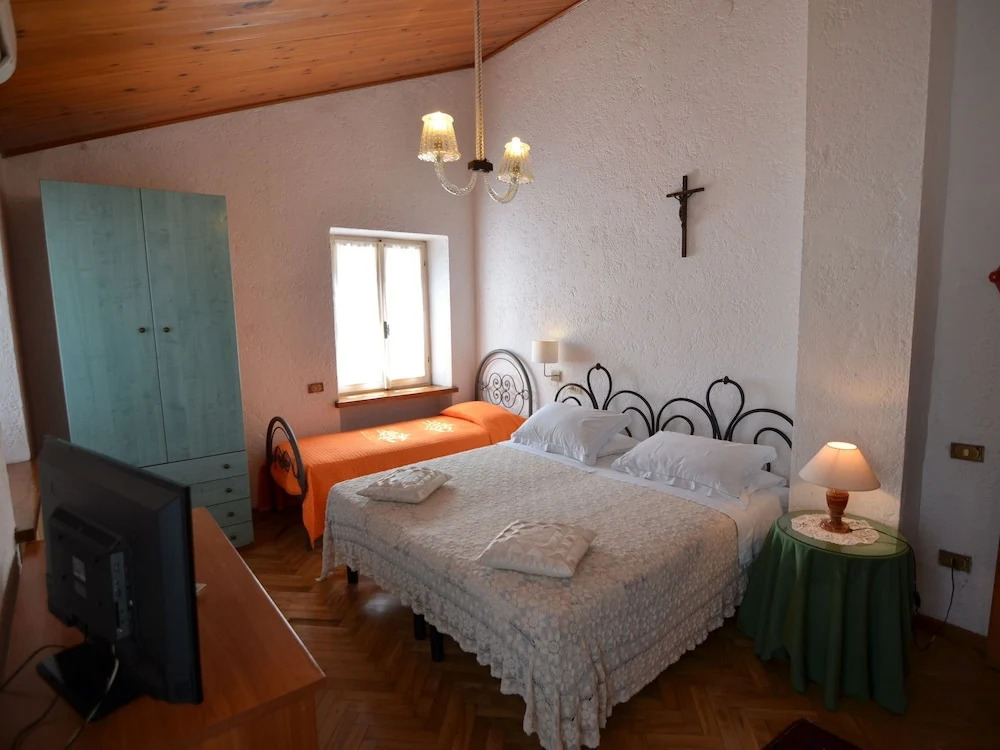 Splendid Holiday Home in Pesaro With Garden