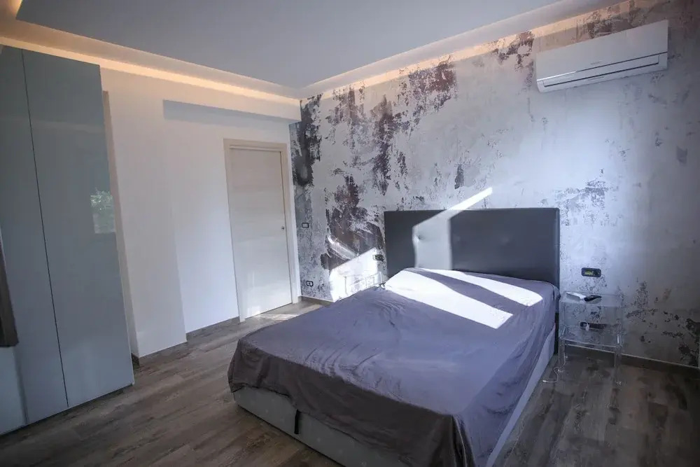 T Villa