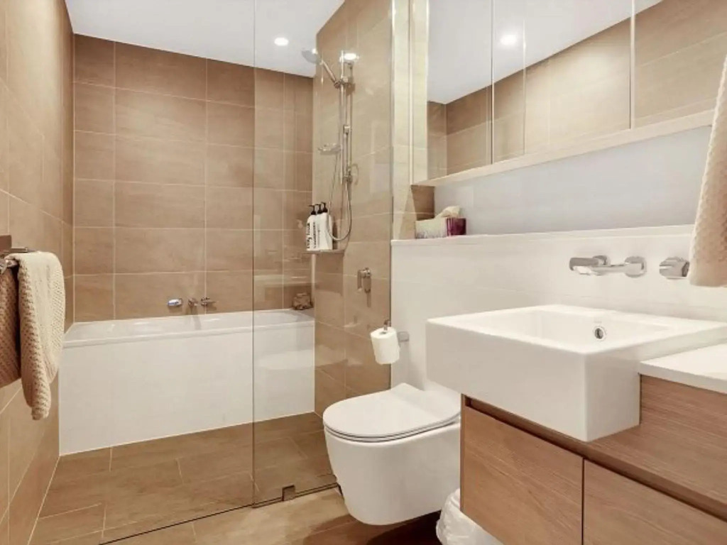 Across from Huskisson Beach Located in the Heart of Huskisson