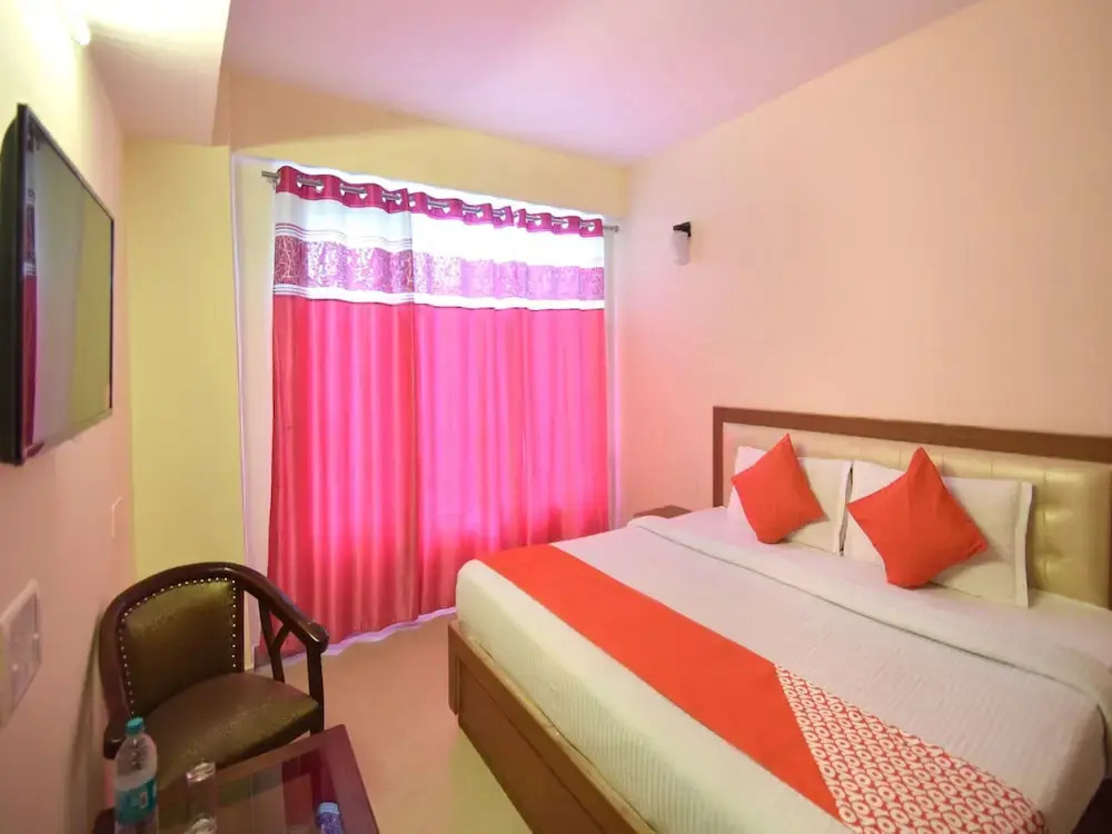 OYO 8439 Hotel Howard