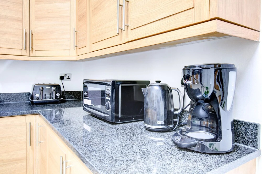 4-bedrooms 2-baths Independent Private Family Flat