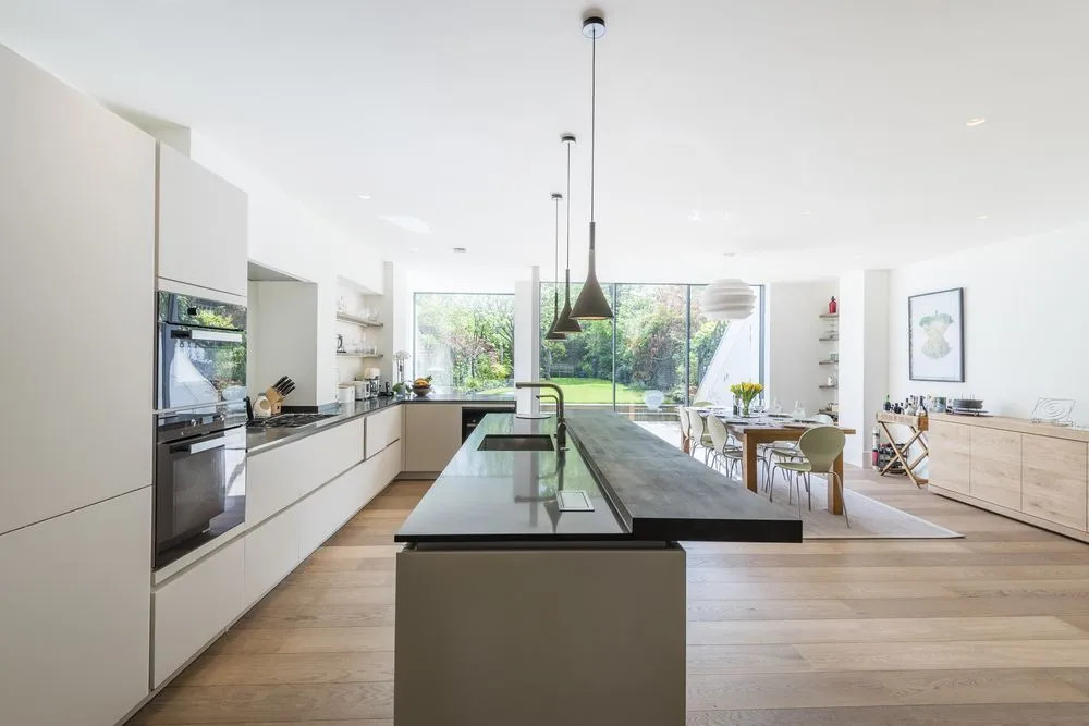 Luxurious Highbury Mansion with Beautiful Garden
