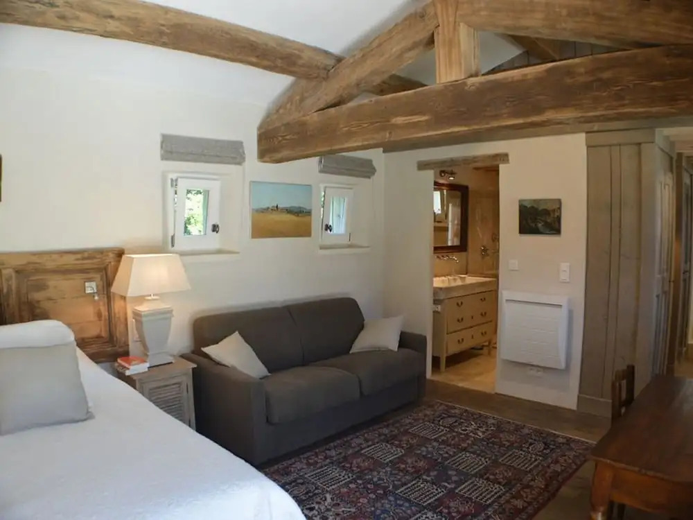 Lush Home in L'isle-sur-la-sorgue With Swimming Pool