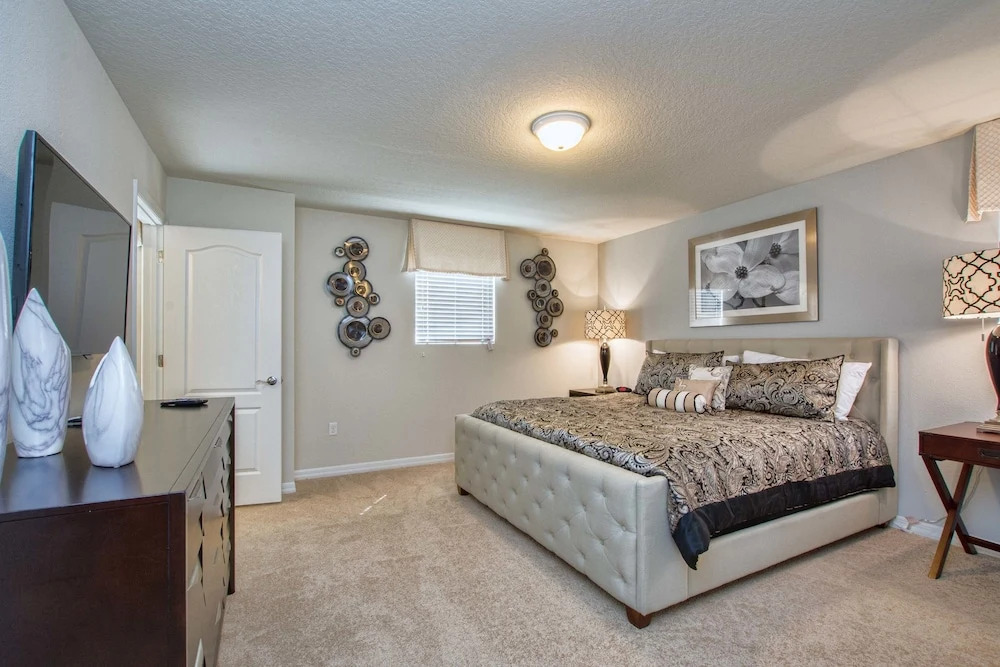 Windsor at Westside-6 Bedrooms House w/pool-3708WW