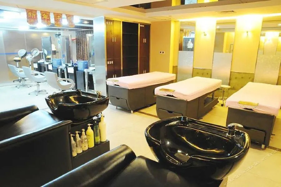 Yiyang Huatian Hotel