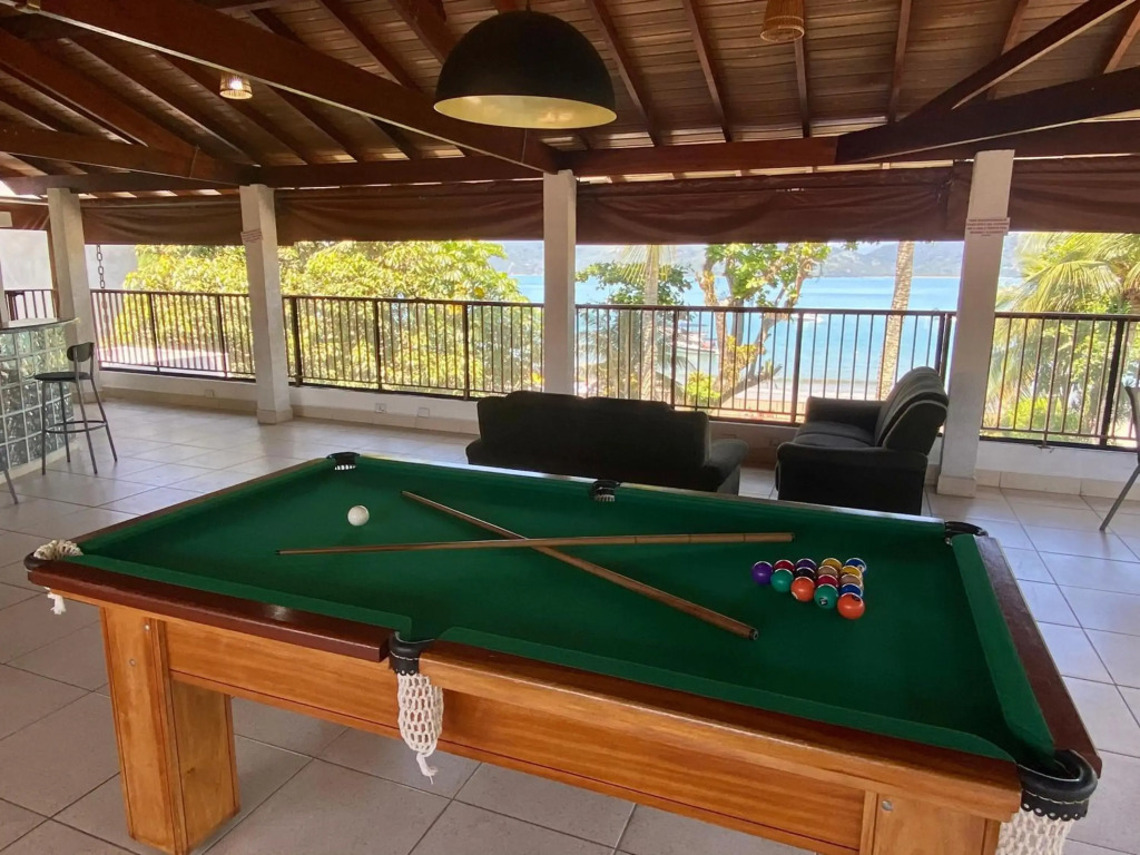 Magnífica Casa na Praia do Lázaro Pé na Areia 4 suítes