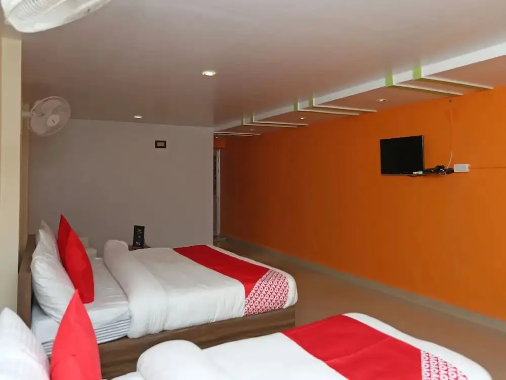 The Palms Resort By OYO Rooms