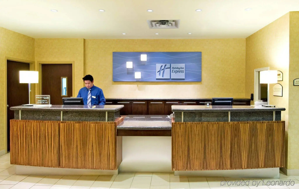 Holiday Inn Express & Suites Riverport Richmond by IHG