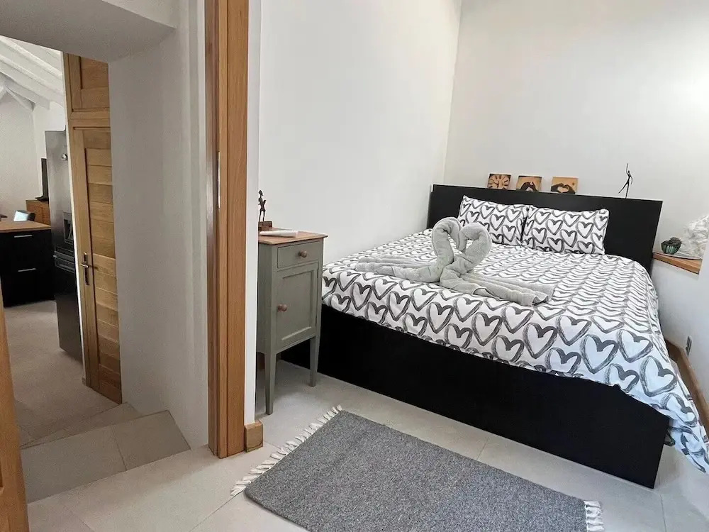 The White House Evgrious, Sleeps 4, Close to Beach