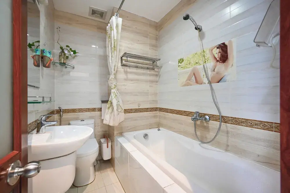 Ly Ly Hotel