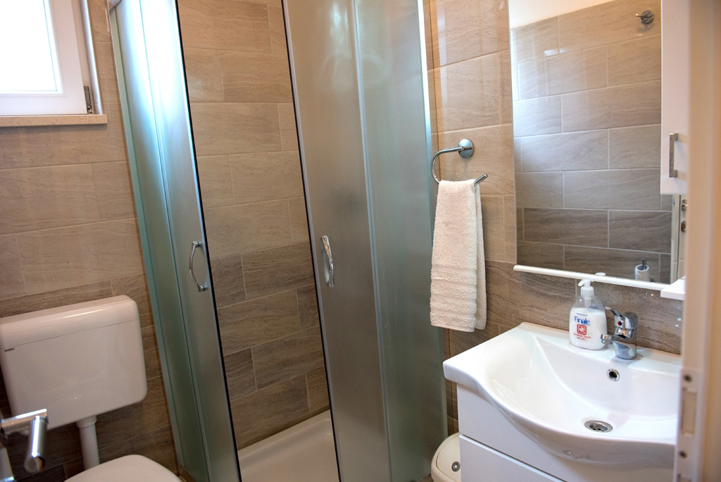 Room Robi - 50m from beach R3 Podstrana, Riviera Split