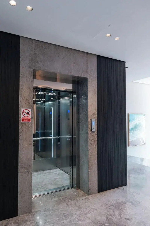 Mazarine Hotel