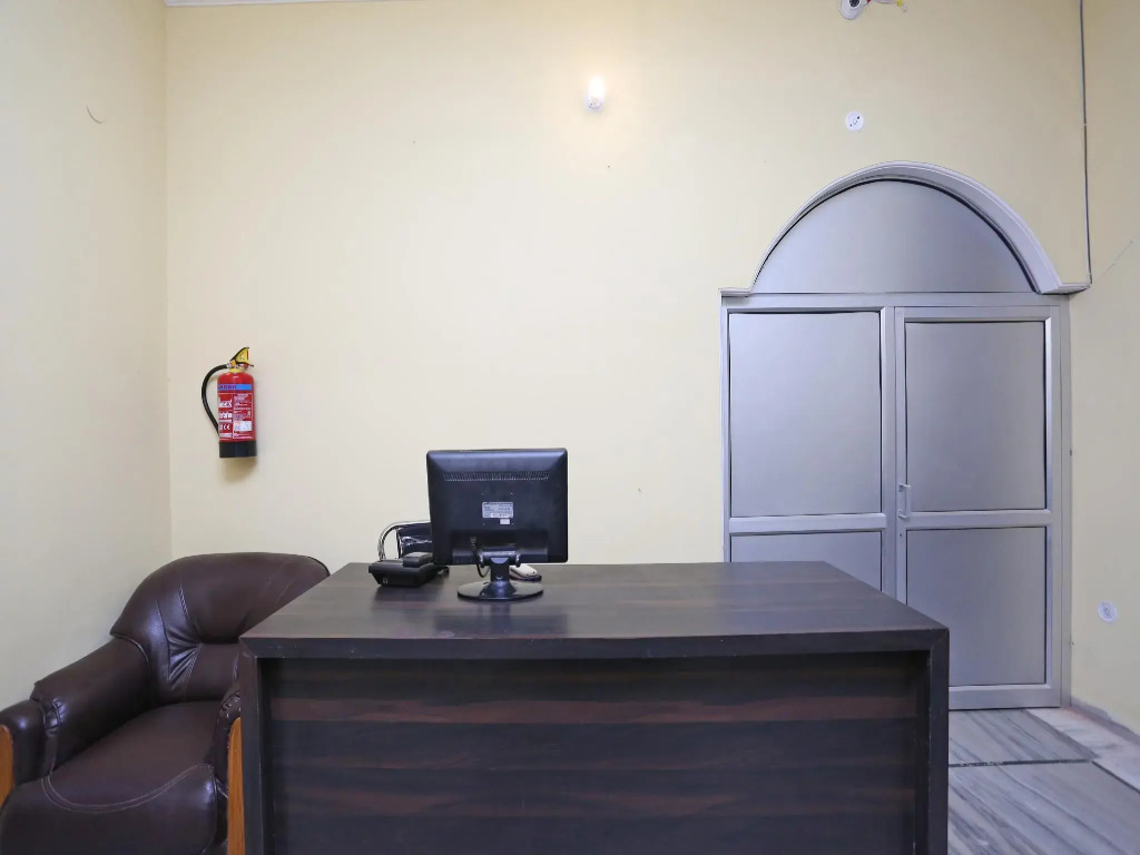 OYO 12758 Hotel Greenview Inn