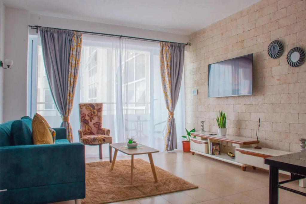LUXE, ELEGANT 1BR IN KILIMANI STRONG WIFI With pool