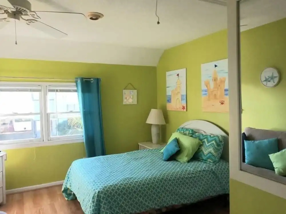1 Galway Girl 3 Bedroom Home by RedAwning