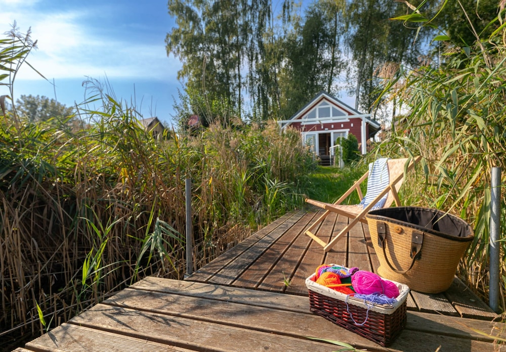 Scandinavian house overlooking the lake