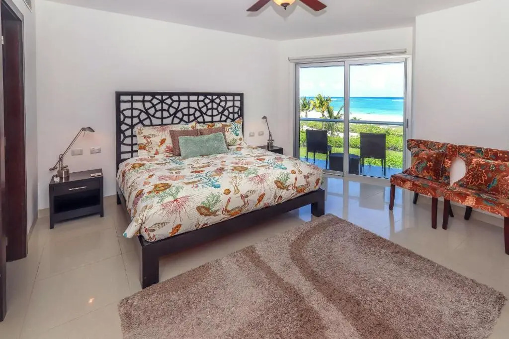 True Beachfront Condo - Corazon
